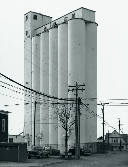 Grain Elevator – Sycamore, Ohio, Usa by Bernd & Hilla Becher
