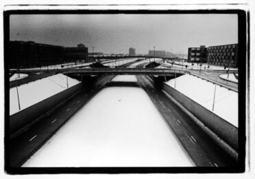 5.princess Parkway, Hulme, Manchester by Kevin Cummins at Paul Stolper Gallery