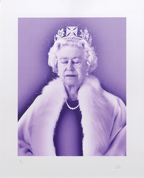 Lightness Of Being Crystal Edition. [Queen Elizabeth II.] by Chris Levine