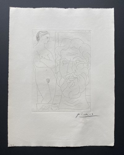 Marie-Therese regardant un autoportrait du sculpteur by Pablo Picasso