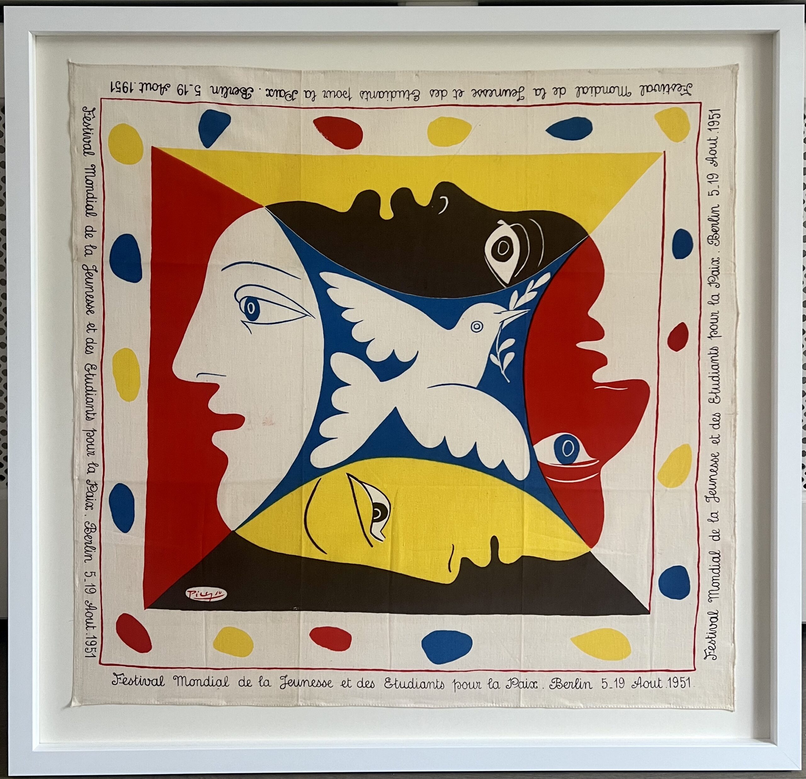 Foulard pour le Festival Mondial de la Jeunesse et des Etudiants pour la Paix [Berlin] by Pablo Picasso