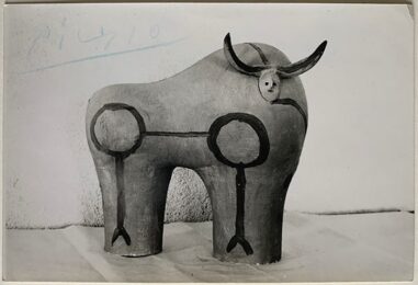 Standing Bull by Pablo Picasso at Emanuel von Baeyer - Cabinet