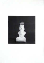 Brahms / Felt Hat by Liliana Porter at Galería La Caja Negra